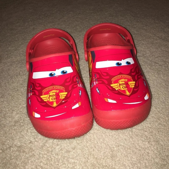 lightning mcqueen crocs in adult sizes